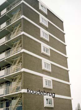 koudebrug bij doorlopende betonnen vloeren (bron onbekend)