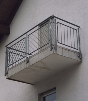 oplegging, inklemming balkon in muur, www.gestello.de (klik voor iets groter)