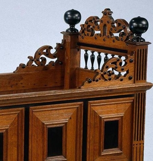 rolwerk, krullend ornament in hout, met noppen, kinderledikant hoofdeinde, www.rijksmuseum.nl