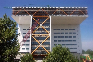 uitkraging, bouwhuis zoetermeer, foto joostdevree (klik voor groter)